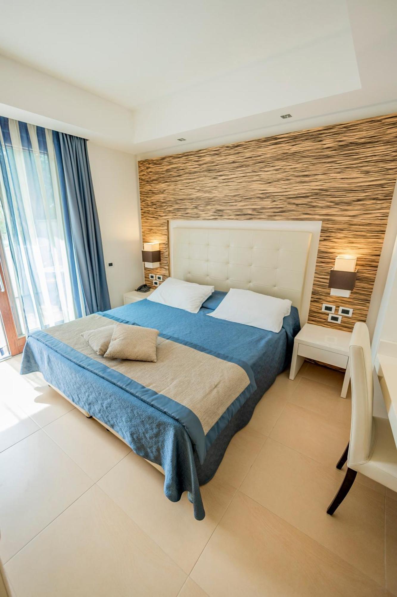 Prince Franklyn Hotel Santa Maria di Castellabate Exteriör bild