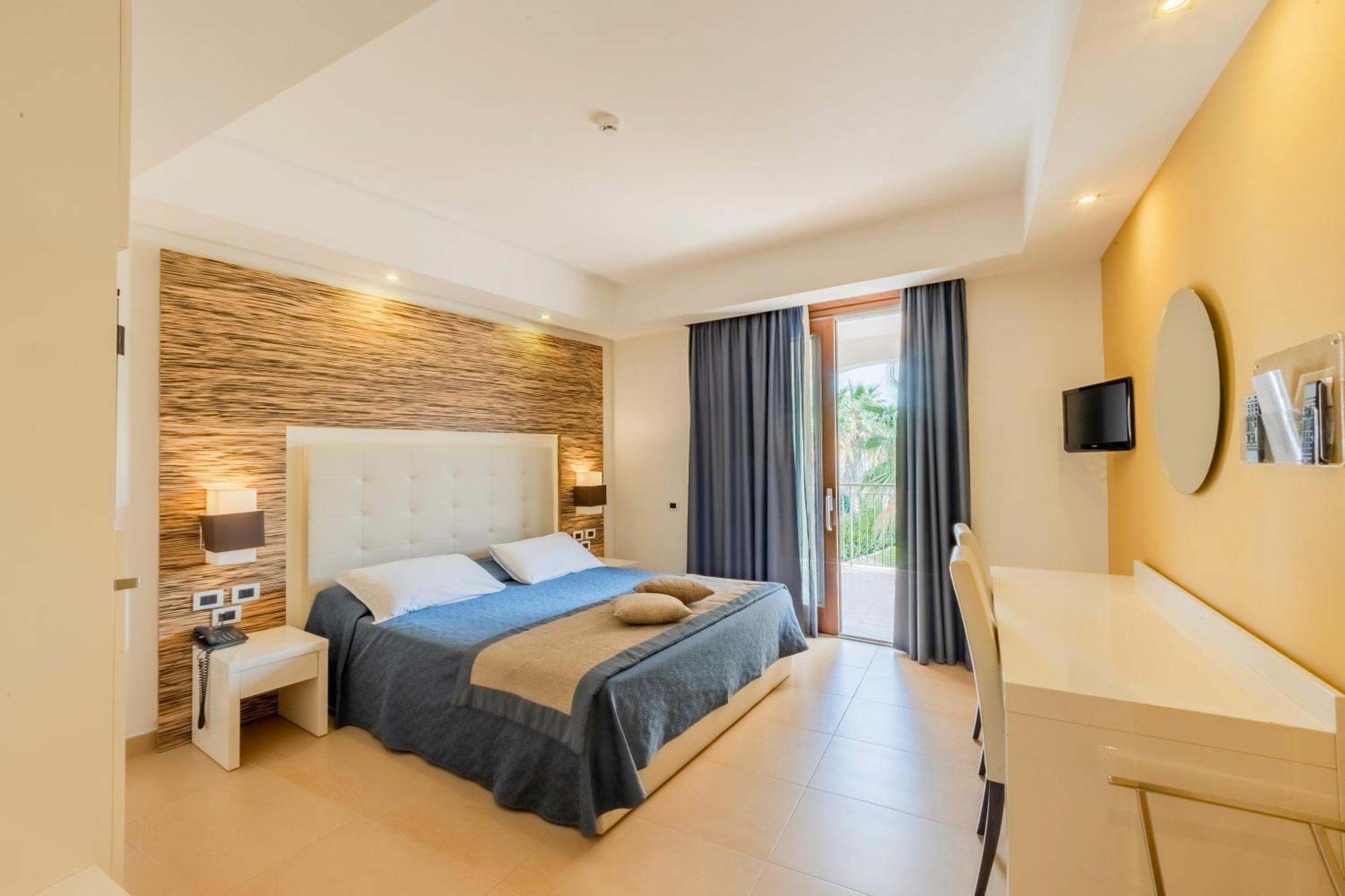 Prince Franklyn Hotel Santa Maria di Castellabate Exteriör bild